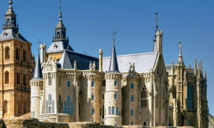 ASTORGA EN EL SUPLEMENTO VIAJAR DE EL DEBATE